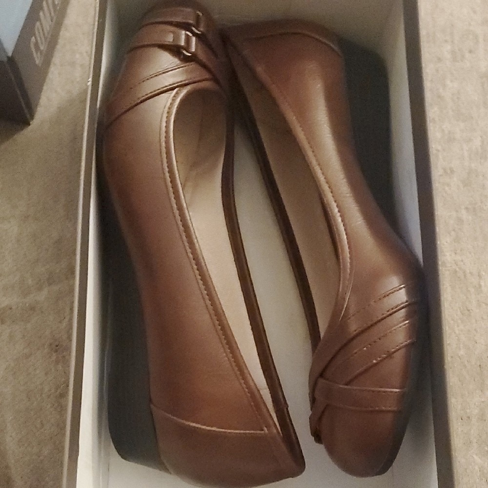 Life Stride Brown Women's Flats